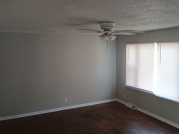 3rd image of 6727 Askew Ave