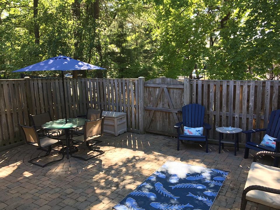 1st image of 948 Breakwater Dr