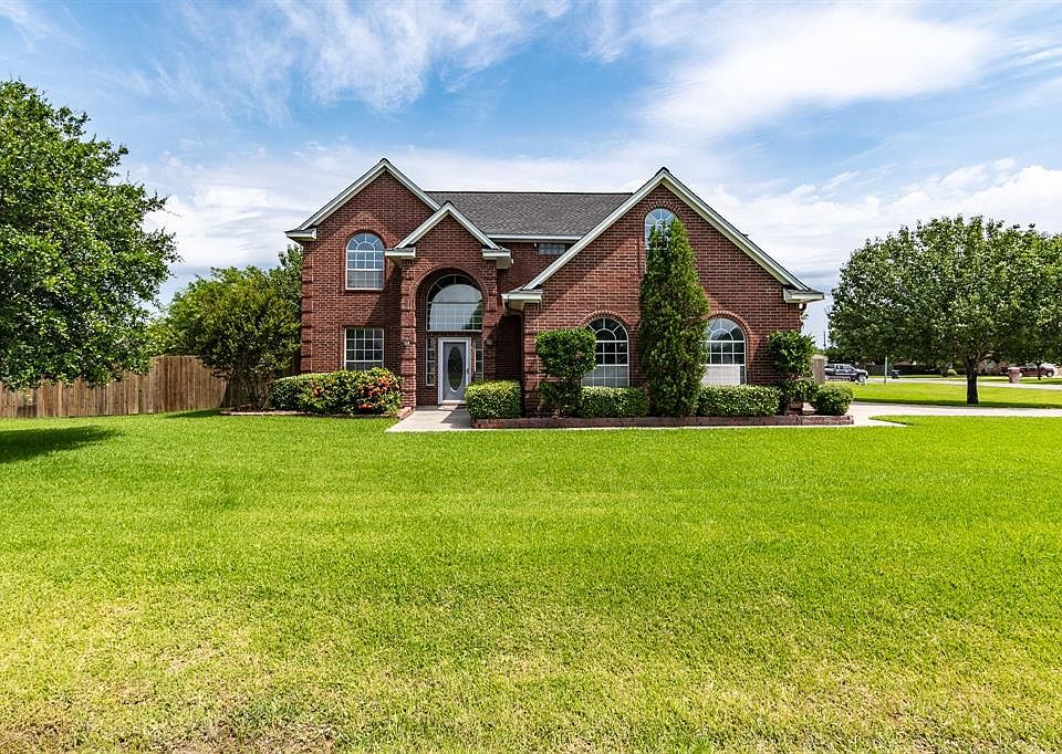 1st image of 10323 Travis Ln