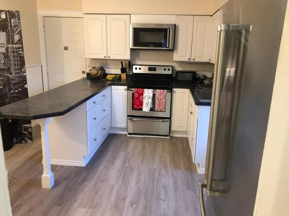 17 Hemlock St APT 2, Portland, ME 04102