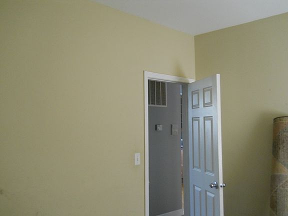 5th image of 2412 W Bryn Mawr Ave APT 2N