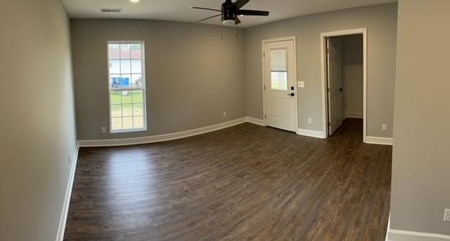 Master Bedroom w/ walk-in closet