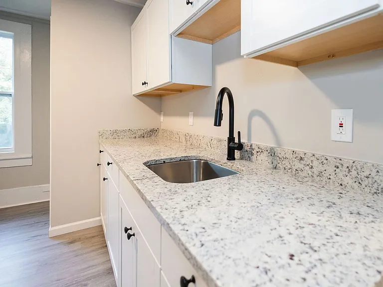 519 W Cherry St — Photo 19