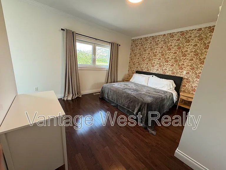 1556 Pritchard Dr — Photo 13