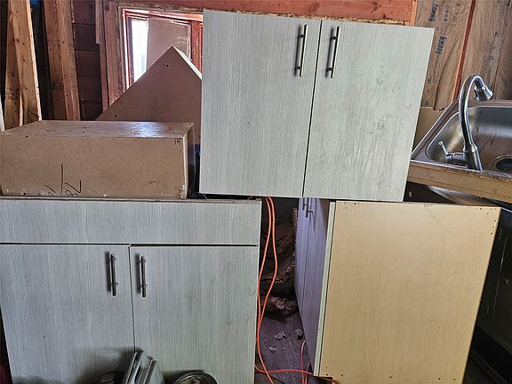 4th image of 3921 52nd St
