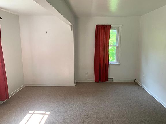 3rd image of 425 7th St