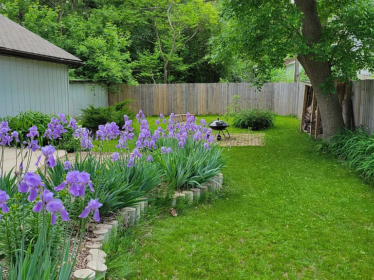 109 E Lakeside St #107 — Photo 12