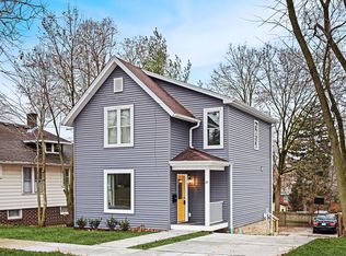 29 S Washington Ave, Batavia, IL 60510