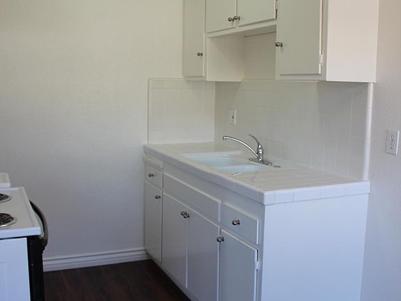 5th image of 16236 Cornuta Ave APT 23