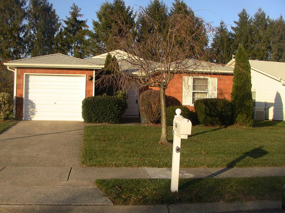 1st image of 144 Lions Head Blvd S