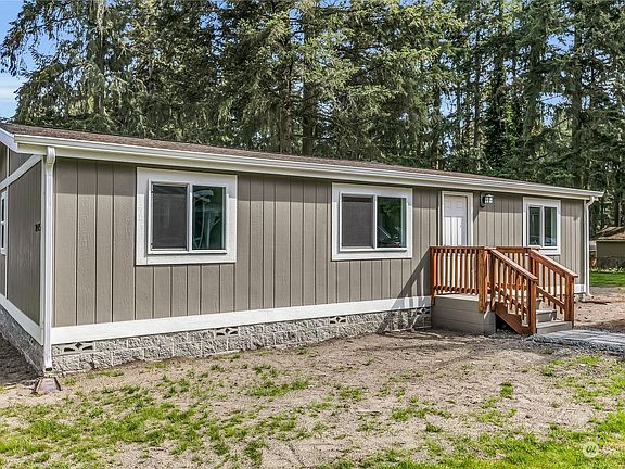 3rd image of 20415 135th Avenue E #14