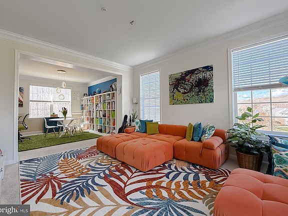 4th image of 2810 Pumpkin St