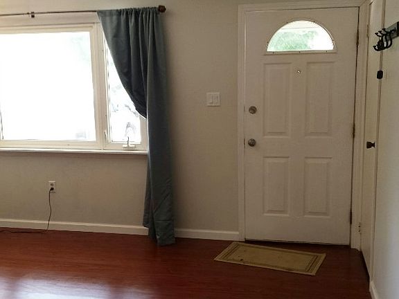 5th image of 1048 Bahama Dr