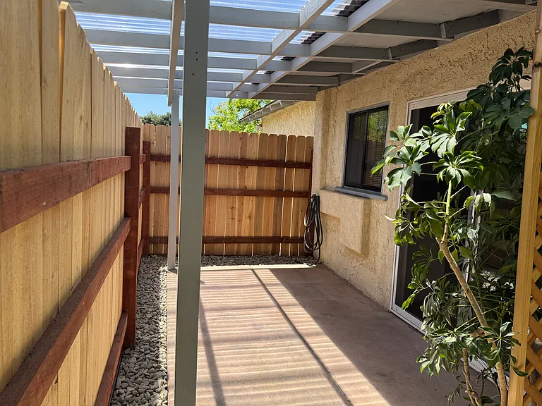 1/2 Dixielee St — Photo 2