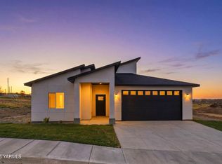 405 Hogan St, Sunnyside, WA 98944