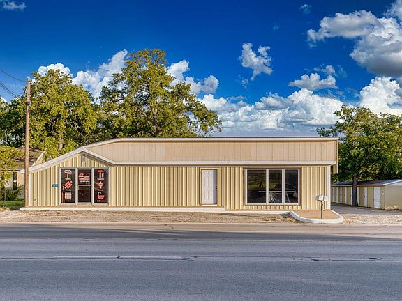 4th image of 1709 N Llano St