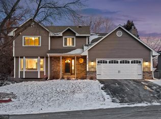 8425 Xylon Cir S, Minneapolis, MN 55438
