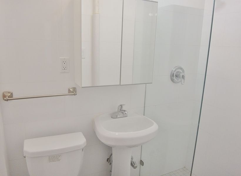 1st image of 354 E 81st St APT 1a