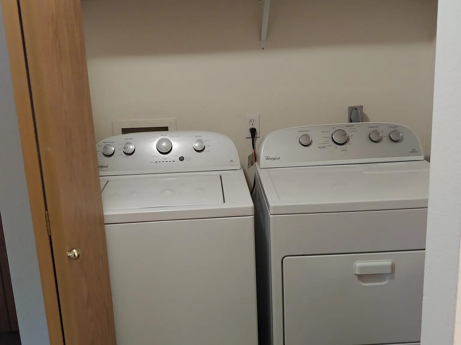 2 bed, 1012 sqft, $1,850 — Photo 4