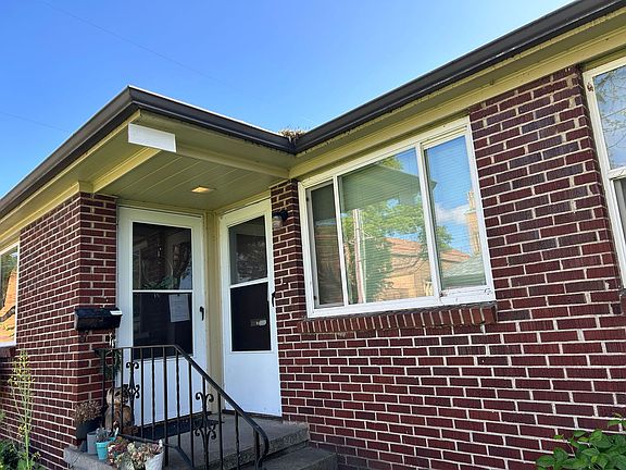 3rd image of 4206-4246 SE Salmon St #4236E