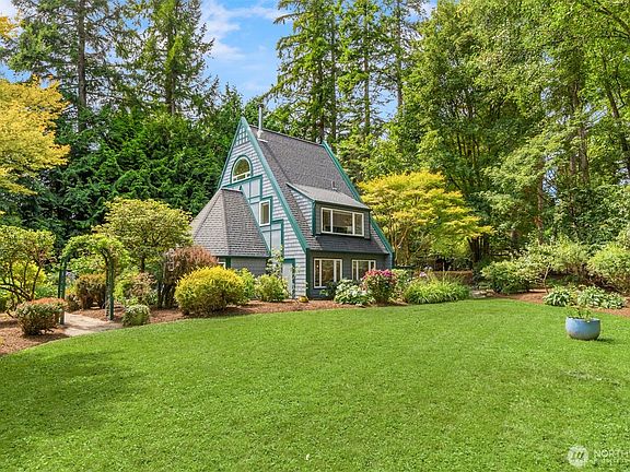 2nd image of 12231 Sunrise Drive NE