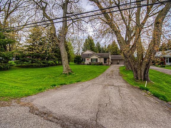 3rd image of 145 Riverbank Dr