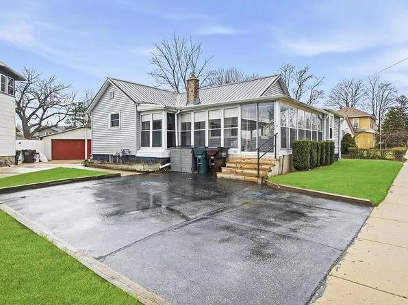 207 Maple STREET, Palmyra, WI 53156