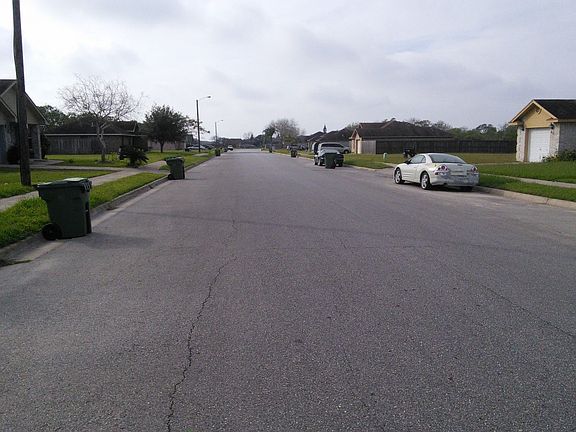 5th image of 360 Medford Ave
