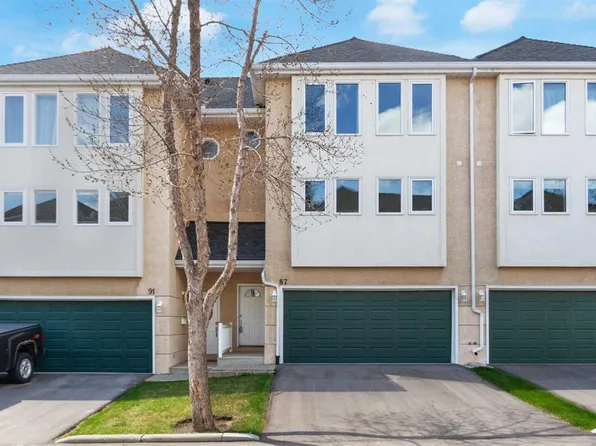 87 E Candle Ter SW, Calgary, AB T2W 6G7