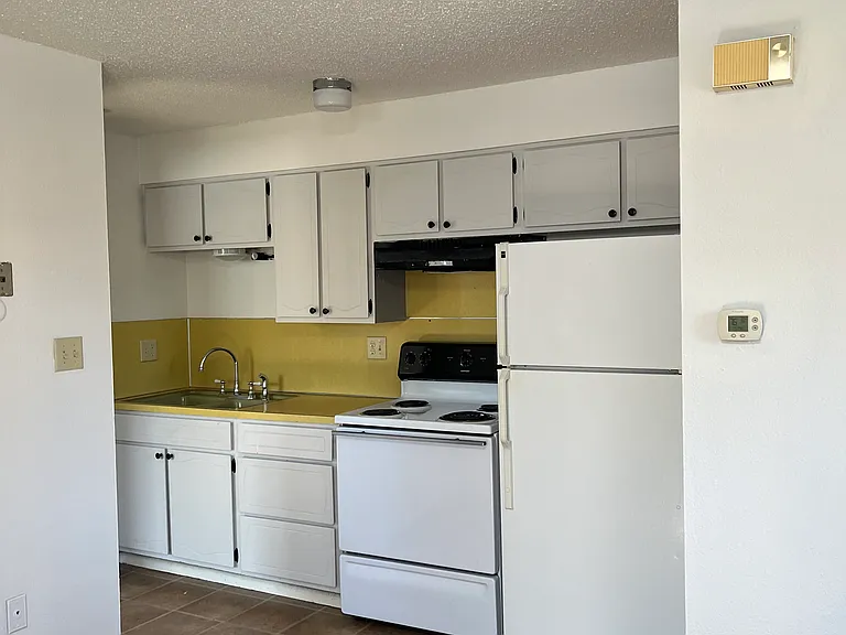 1431 Stuart St #4 — Photo 3