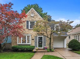 5259 N Kent AVENUE, Whitefish Bay, WI 53217
