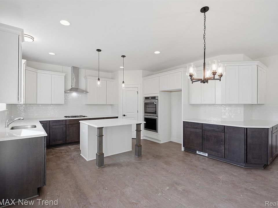 24488 Pembrooke Dr, photo 18