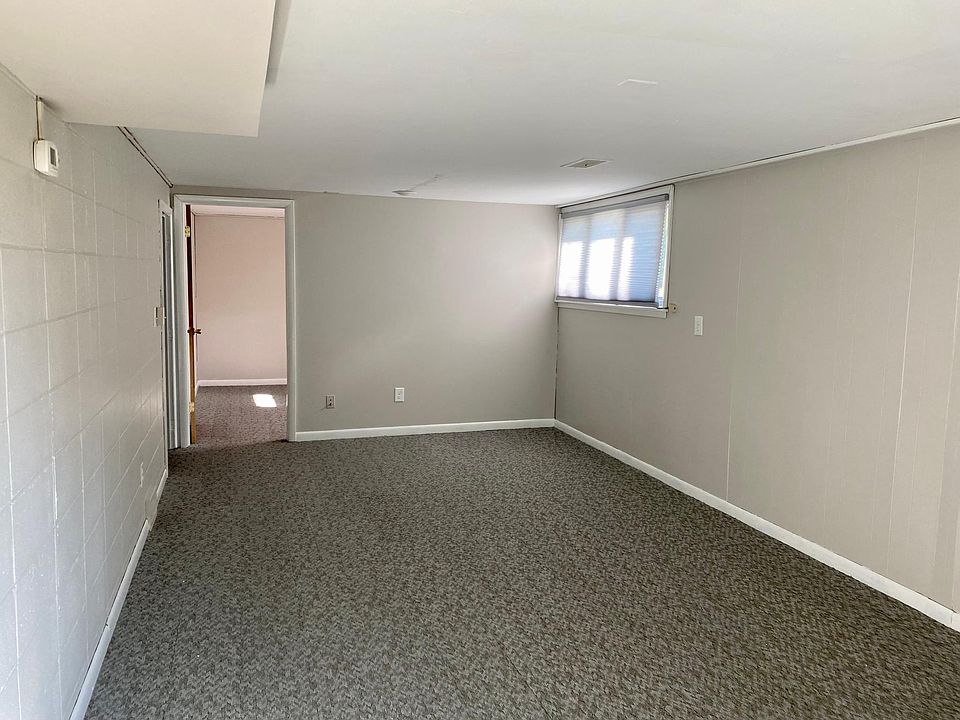 Living Room- New carpet, lighting and blinds