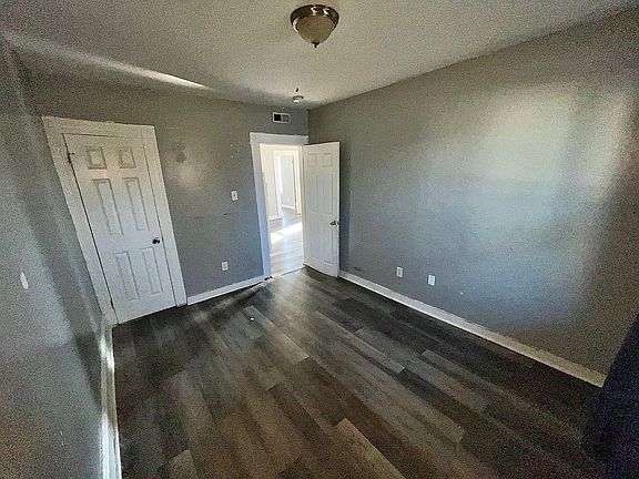 5th image of 697-709 Hallett St #2L