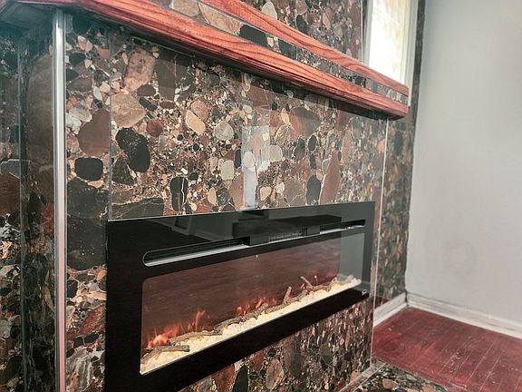 4th image of 9526 Sorrento St