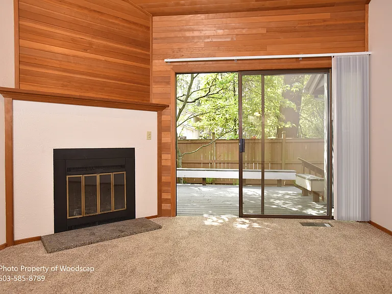Living Room/Deck