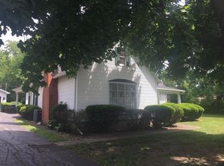 522 W Commercial Ave, Lowell, IN 46356
