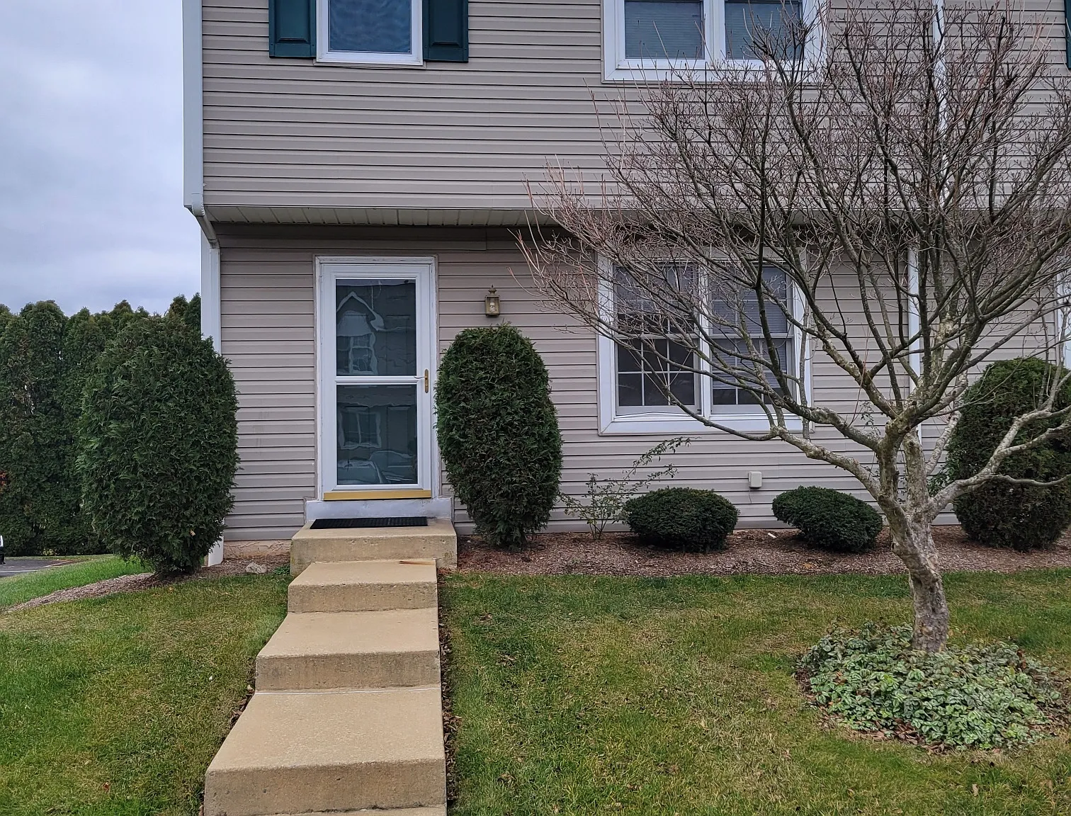 3 bed, 1.5 bath, 1408 sqft, $1,950 — Photo 2
