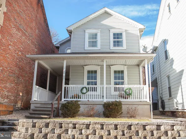 209 E 3rd St, Lewistown, PA 17044