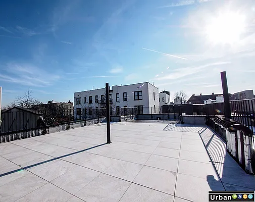 Rented by Aegis Realty Management Corp | media 32