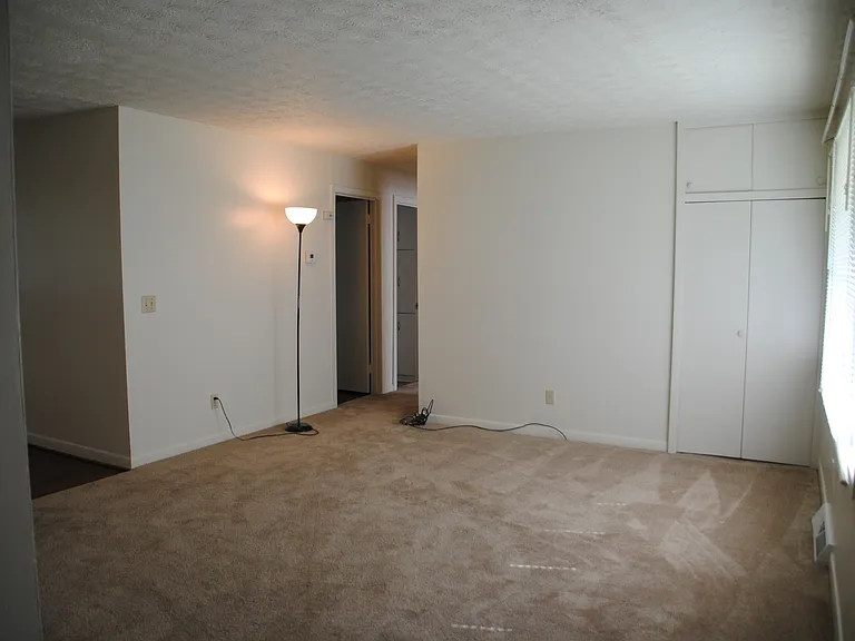 111 Walnut Dr — Photo 8