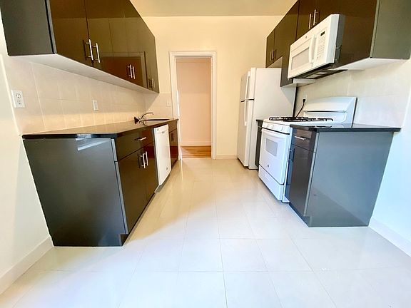3rd image of 43-30 46th St #5I