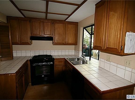 3rd image of 990 S Laurelwood Ln #21