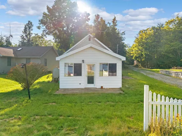17131 Paradise Cove Rd, Alpena, MI 49707