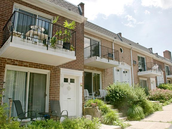 Main Line Court Exterior