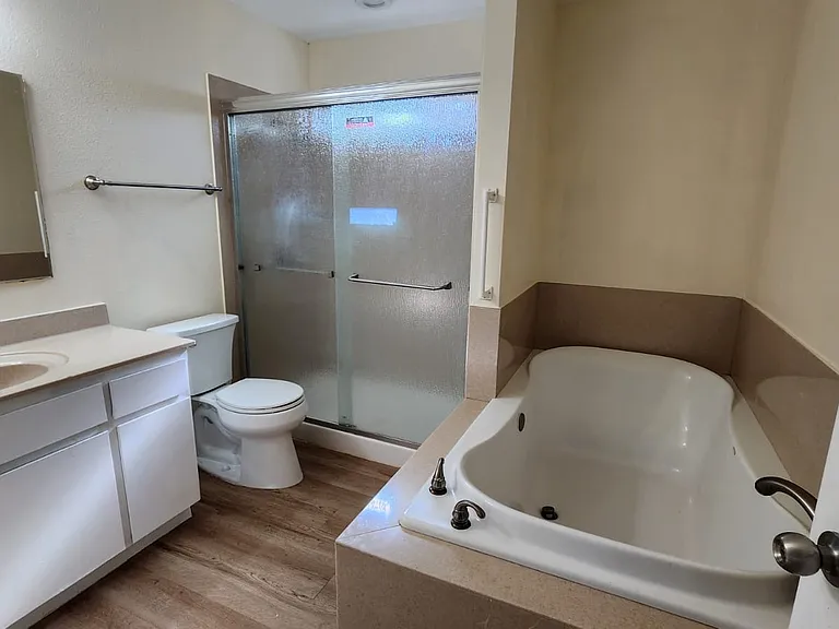 1385 Wimbledon Ct — Photo 12
