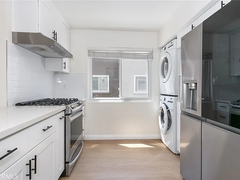 21901 Lassen St #113 — Photo 10