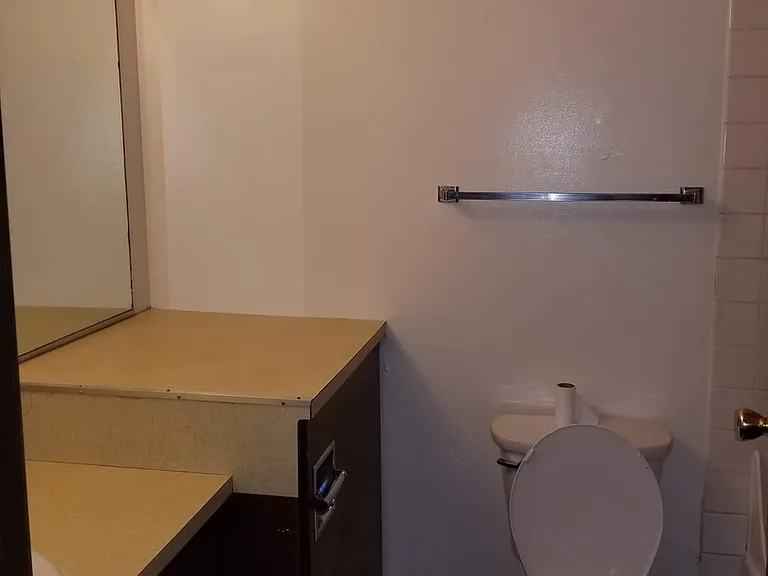 2090 Roosevelt Blvd — Photo 7