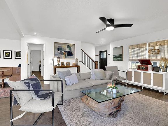 3rd image of 107 Holcomb Rd