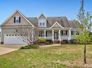 29 Dexterfield Dr, Fuquay Varina, NC 27526